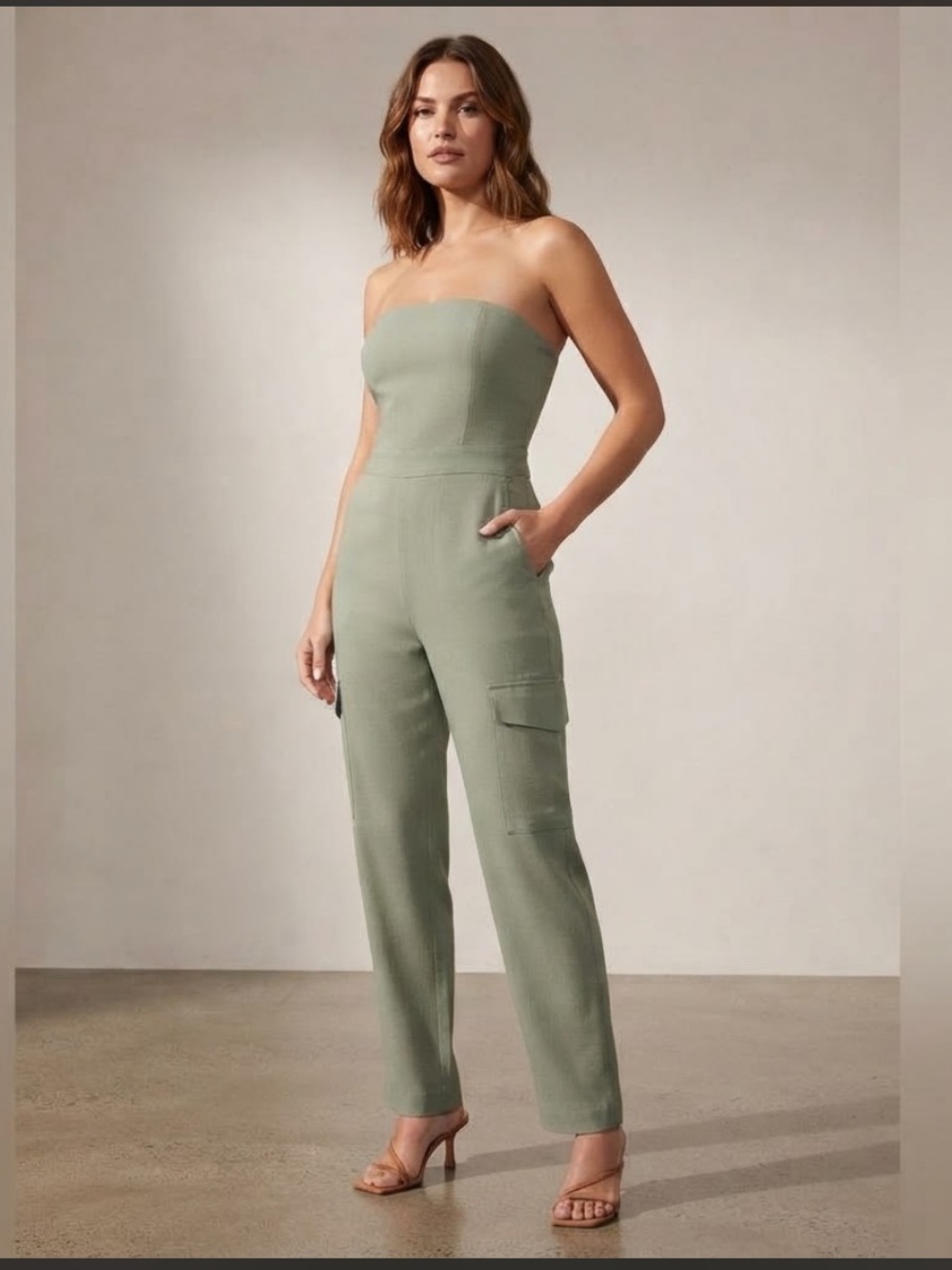 NWT Aritzia Wilfred Cordial Crepette Strapless Cargo Jumpsuit Size 12 Smoky Sage